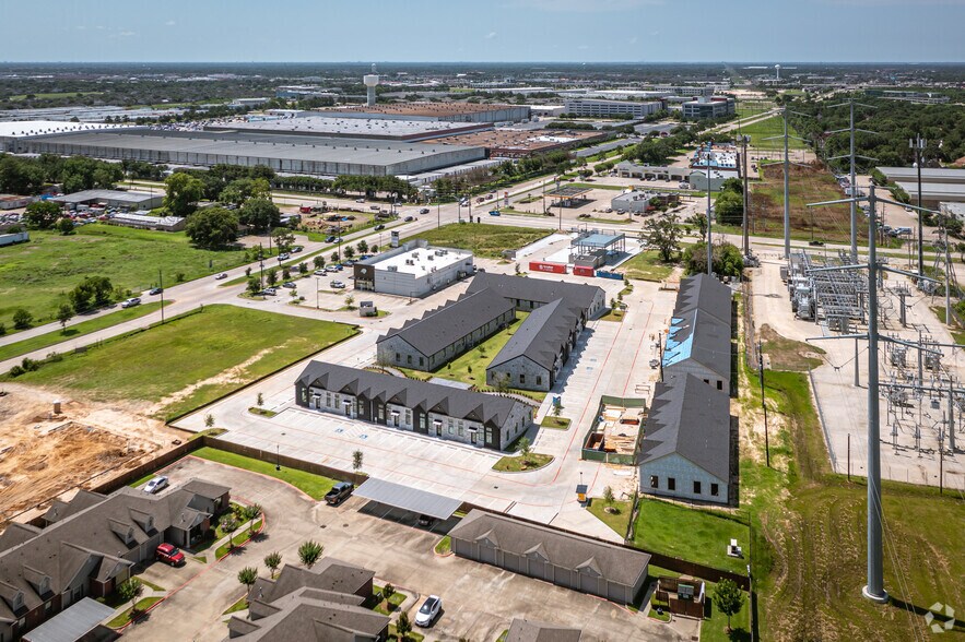 More Photos Of 2035 N Mason Rd, Katy Office For Sale