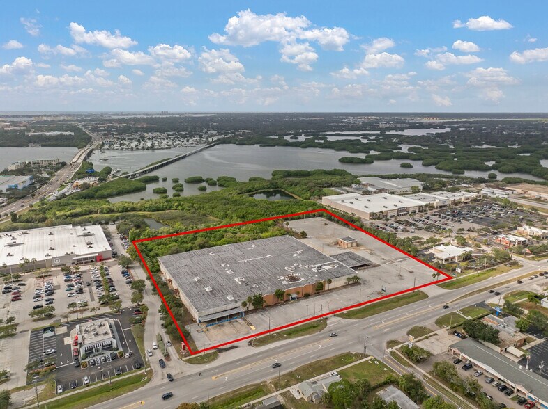 More Photos Of 4600 Park St N, Saint Petersburg Warehouse For Sale