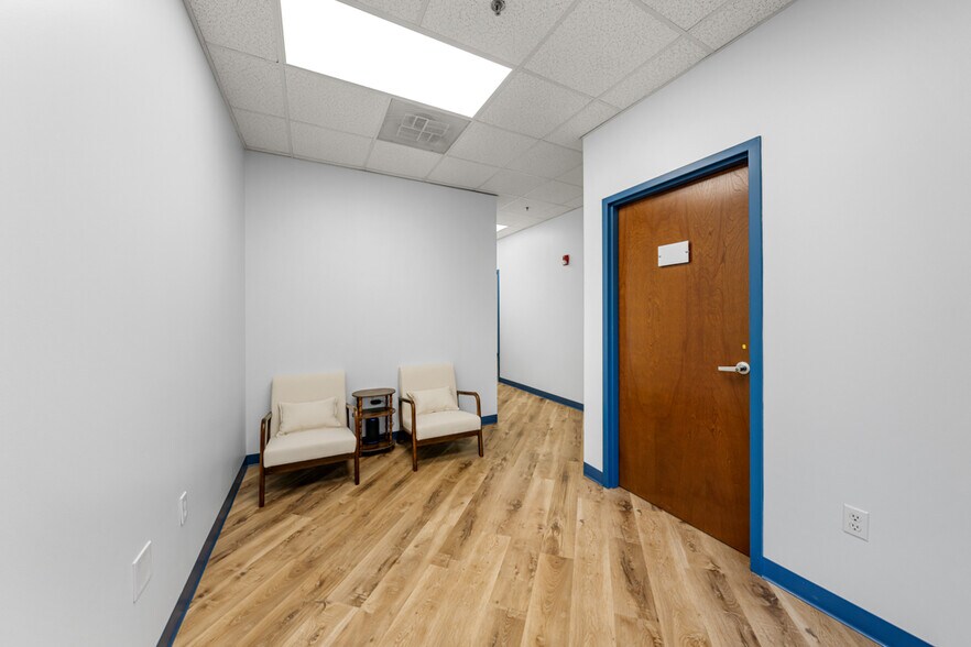 More Photos Of 312-326 Cloister Ct, Chapel Hill Office For Lease