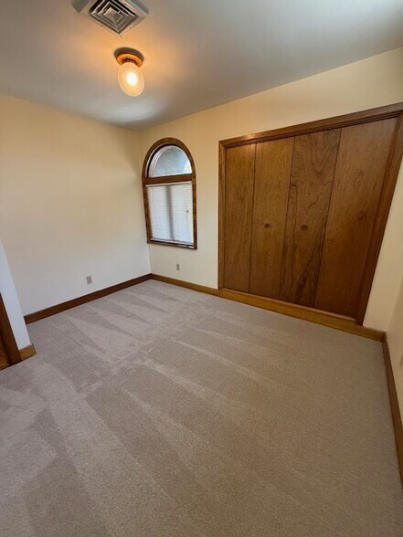 More Photos Of 419 York Rd, New Hope Freestanding For Sale