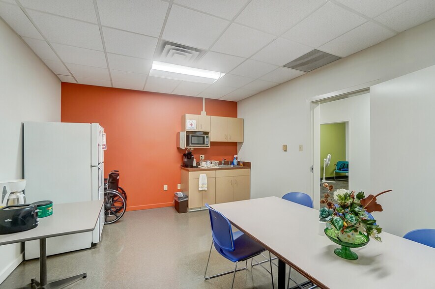 More Photos Of 2025 E 4th St, Lima Light Manufacturing For Sale