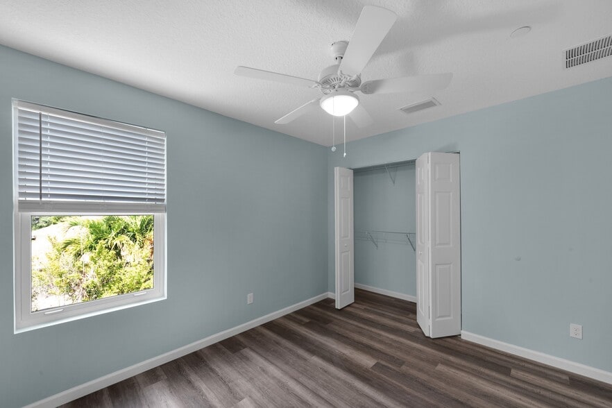 More Photos Of 401 18th St, Vero Beach Apartments For Sale