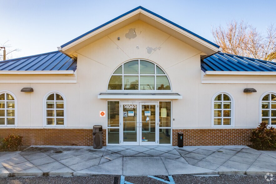 More Photos Of 14040 Walsingham Rd, Largo Bank For Lease