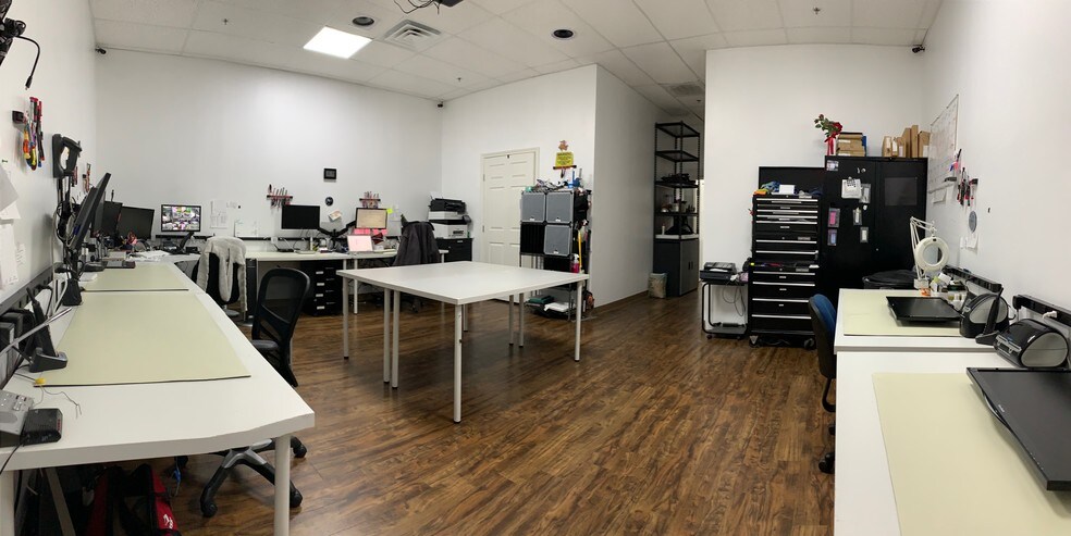 More Photos Of 3305 Mayhill Rd, Denton Unknown For Lease