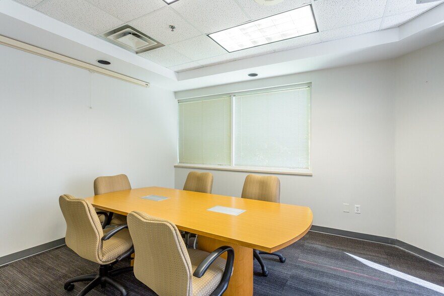 More Photos Of 1450 Technology Dr, Harrisonburg Office For Sale