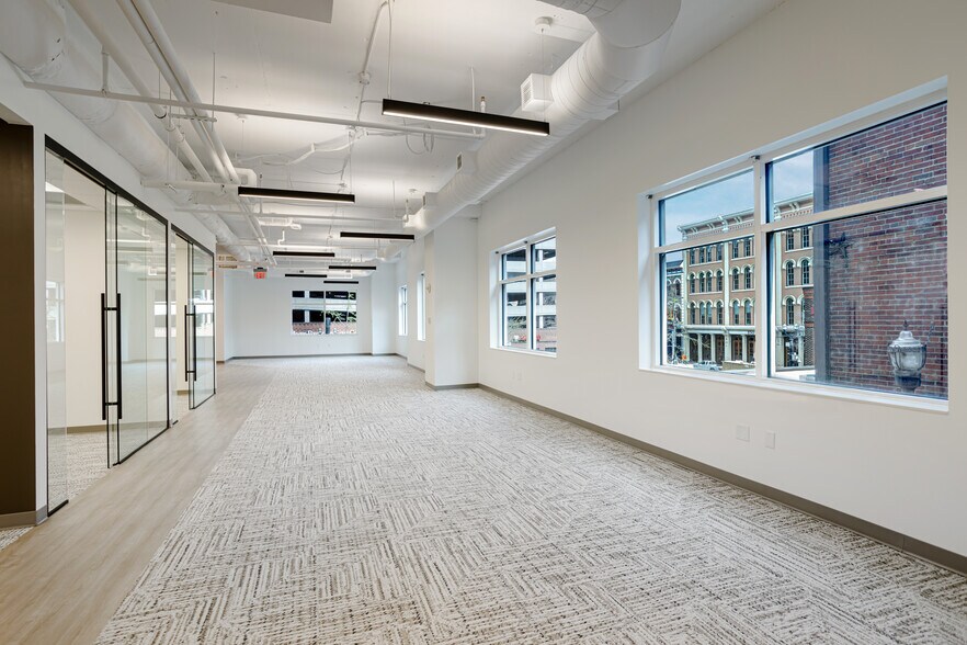 More Photos Of 211 Commerce St, Nashville Office For Lease