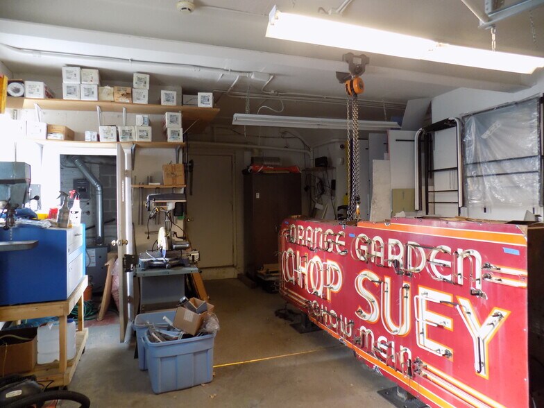 More Photos Of 417 Sheridan Rd, Highwood Storefront Retail Residential For Lease