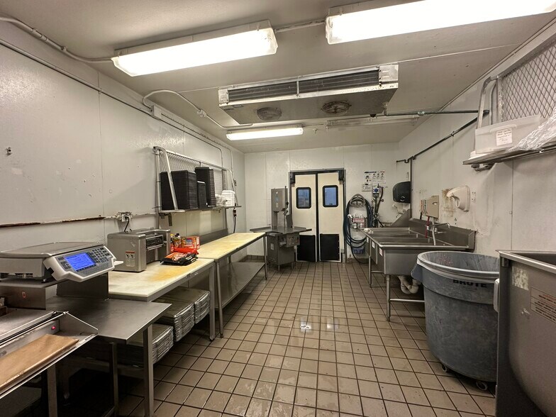 More Photos Of 1707-1741 Texoma Pky, Sherman Unknown For Lease