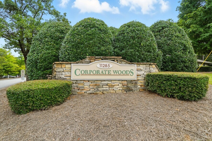 More Photos Of 11285 Elkins Rd, Roswell Office Residential For Sale