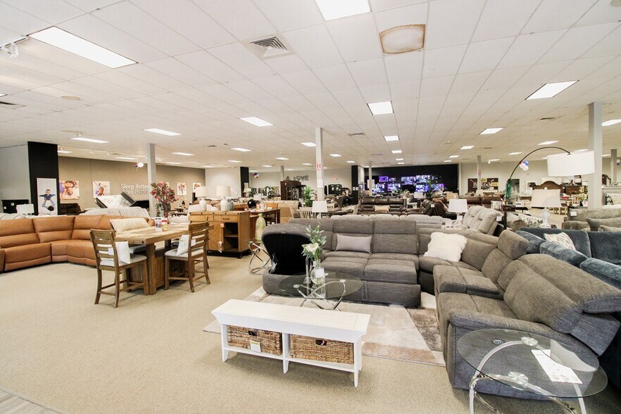 More Photos Of 1315 W Screven St, Quitman Storefront For Sale