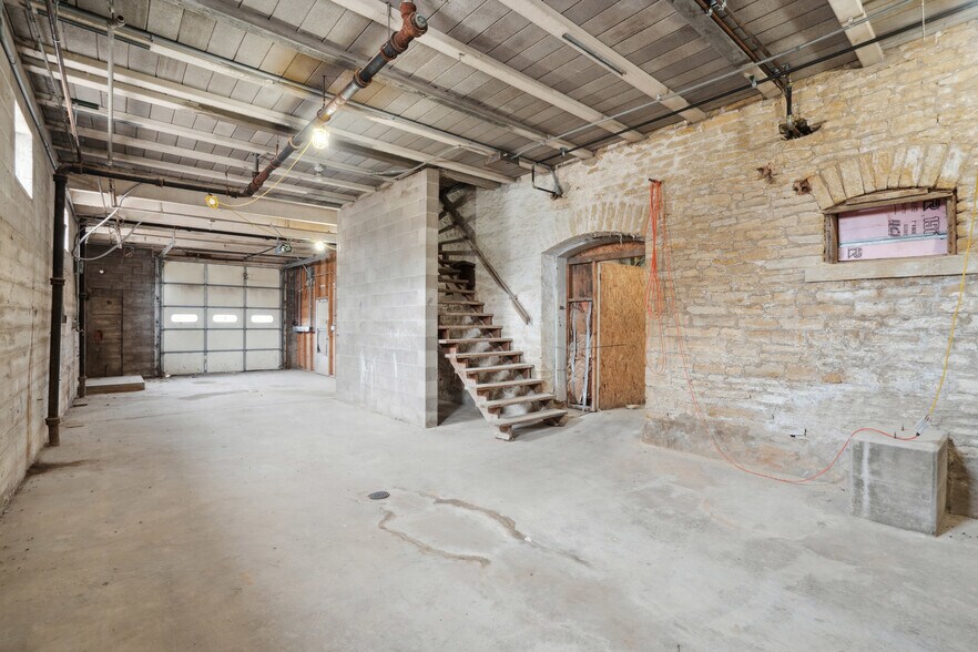 More Photos Of 310 2nd St SE, Dyersville Specialty For Sale