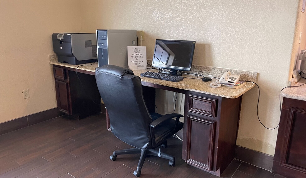 More Photos Of 1301 W Expressway 83, Pharr Hotel For Sale