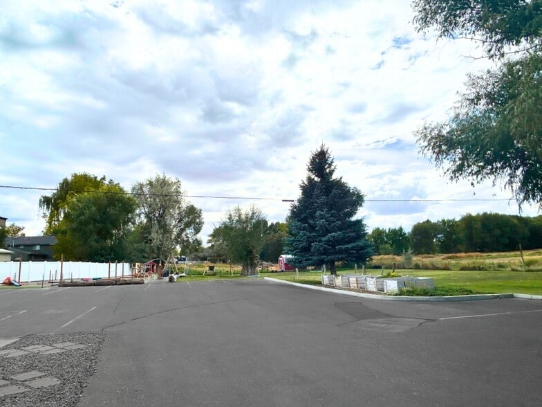 More Photos Of 1830 Addison Ave E, Twin Falls Office For Sale