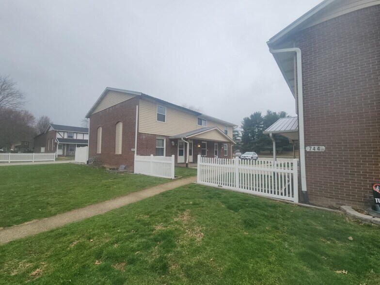 More Photos Of 744 Kingwood Dr NE, Bolivar Apartments For Sale
