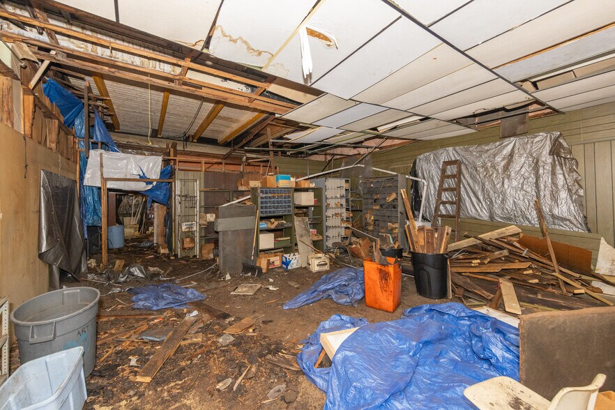 More Photos Of 1820 E 30th St, Cleveland Sports And Entertainment For Sale