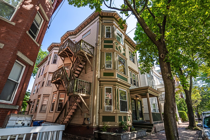 More Photos Of 75 Sherman St, Portland Apartments For Sale