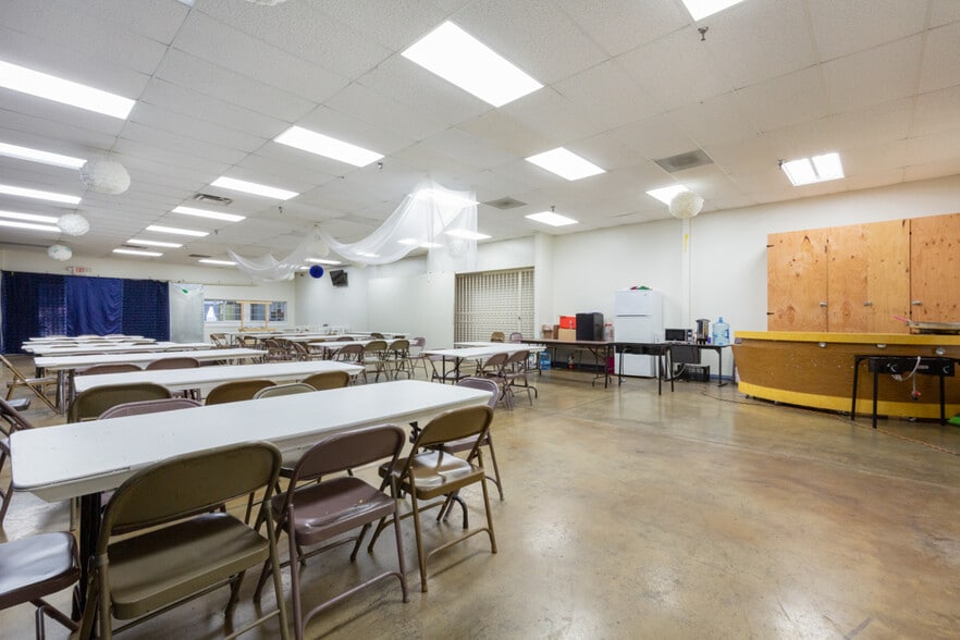 More Photos Of 505 S Main St, Santa Ana Storefront For Sale