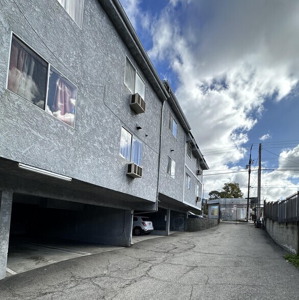 More Photos Of 10205 Plainview Ave, Tujunga Apartments For Sale