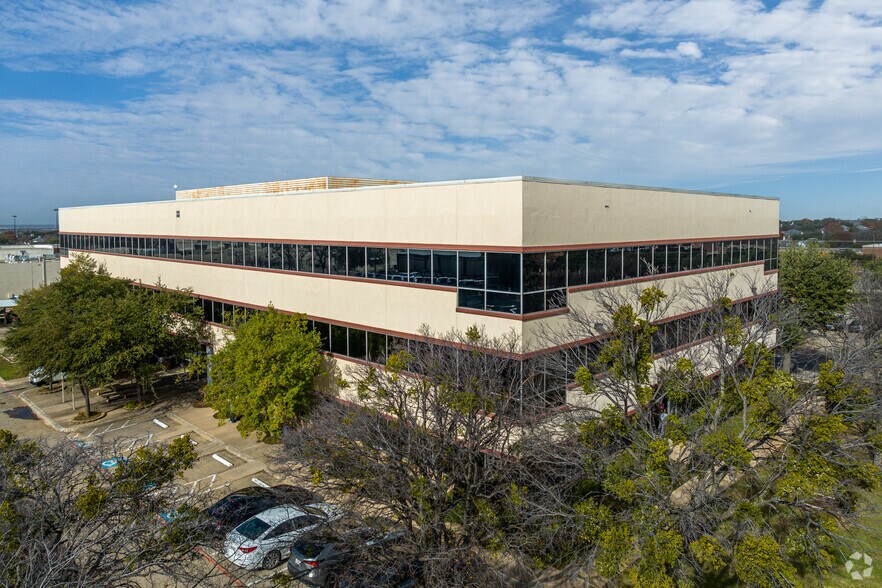More Photos Of 2828 E Trinity Mills Rd, Carrollton Office For Lease