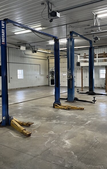 More Photos Of 10948 E Airport Rd, Stockton Auto Repair For Sale