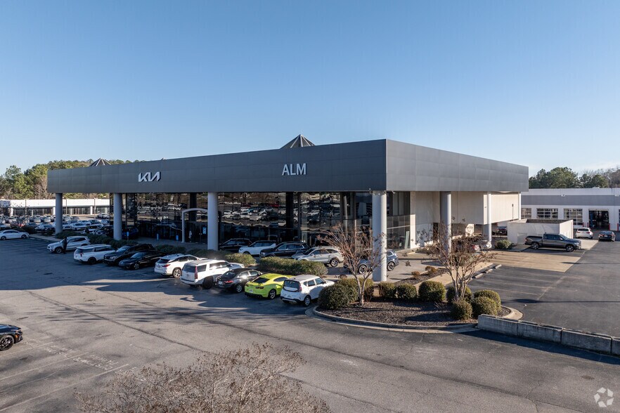 Primary Photo Of 4310 Jonesboro Rd, Union City Auto Repair For Lease