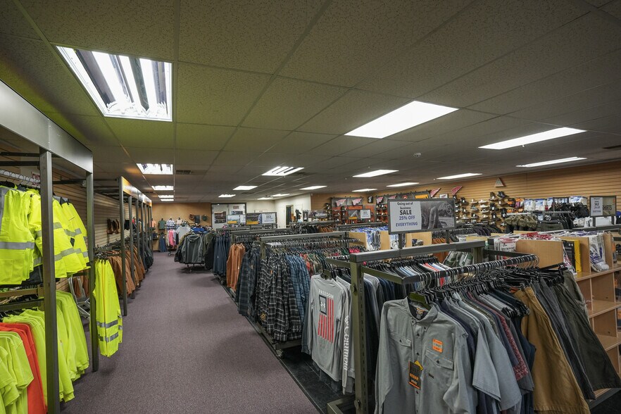More Photos Of 418 Delaware Ave, Palmerton Storefront For Sale