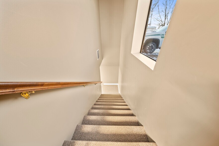 More Photos Of 3224 Winchester Ave, Ashland Flex For Sale