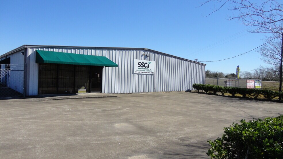 More Photos Of 8935 Baker St, Santa Fe Self Storage For Sale