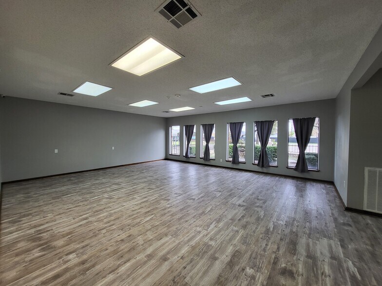 More Photos Of 20817 Sunshine Ln, Spring Office Residential For Lease