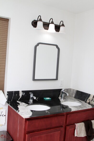 More Photos Of 1636 S Clovis Ave, Fresno Specialty For Sale