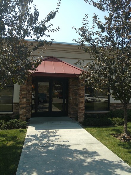 More Photos Of 5444 S Green St, Murray Medical For Lease