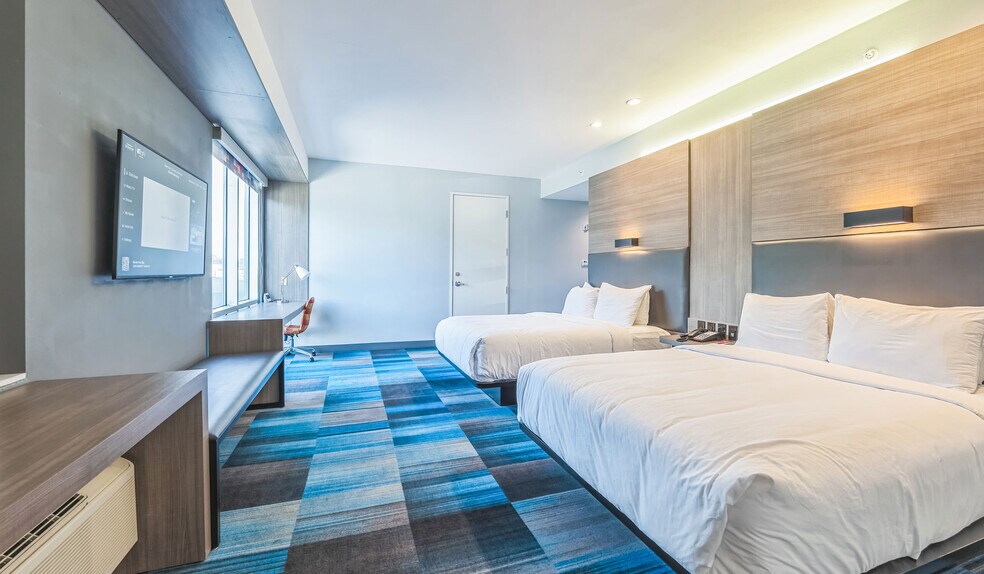 More Photos Of 900 S 11th St, Waco Hotel For Sale