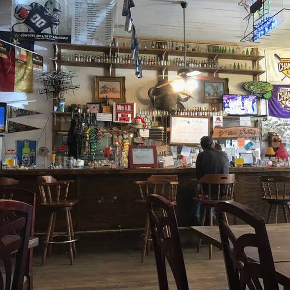 More Photos Of 107 W Main St, Llano Bar For Sale