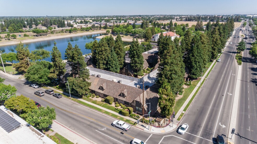 More Photos Of 6215 N Fresno St, Fresno Unknown For Lease