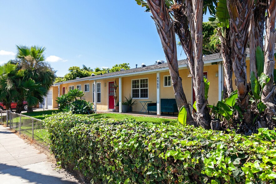 More Photos Of 4985 Narragansett Ave, San Diego Apartments For Sale