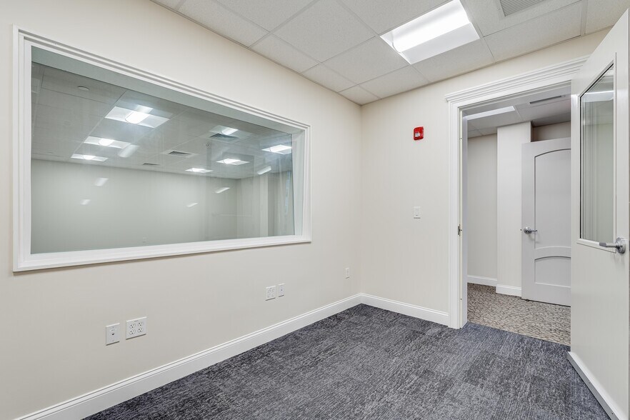 More Photos Of 1274 Osgood St, North Andover Office For Lease