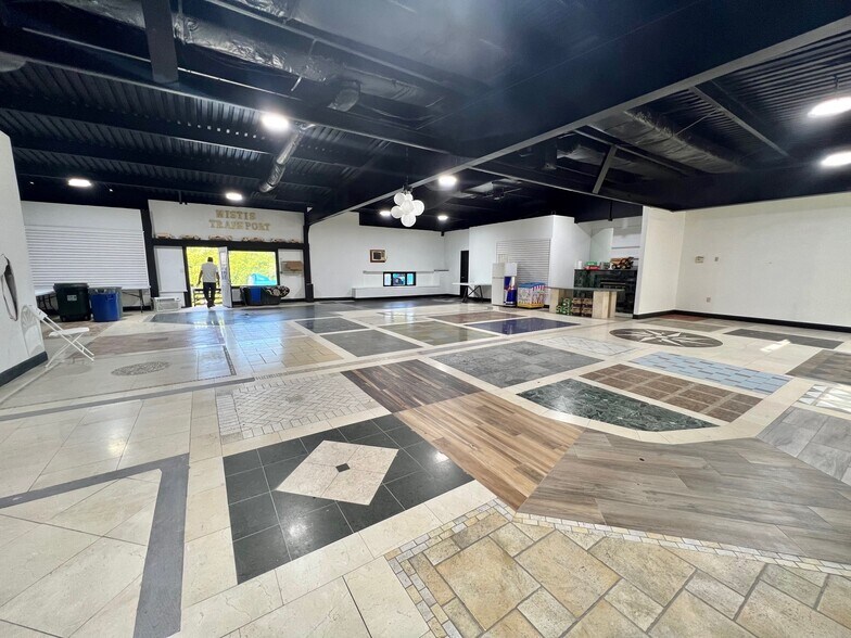 More Photos Of 560 Tarrytown Rd, White Plains Freestanding For Lease