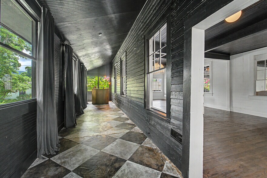More Photos Of 31 Earl St, Clayton General Retail For Sale