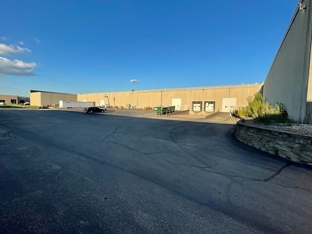 More Photos Of 3001 W Tech Blvd, Miamisburg Light Distribution For Lease