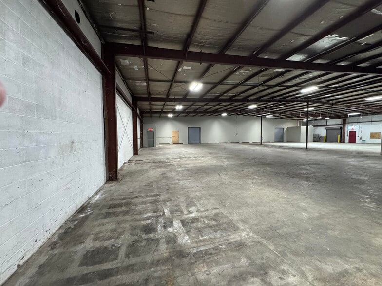 More Photos Of 205 Brick Kiln Rd, Winchester Warehouse For Sale