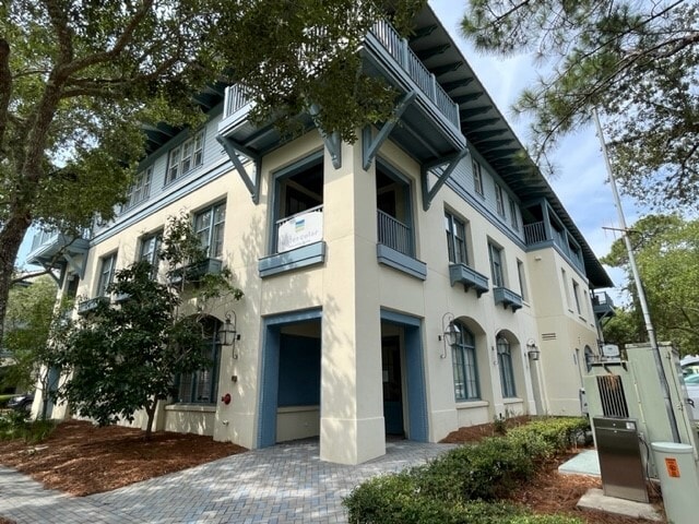 More Photos Of 1701 E County Highway 30A, Santa Rosa Beach Loft Creative Space For Lease
