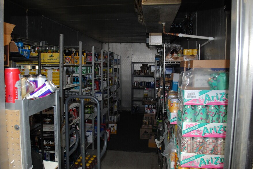 More Photos Of 810 HWY 93, Jackpot Convenience Store For Sale