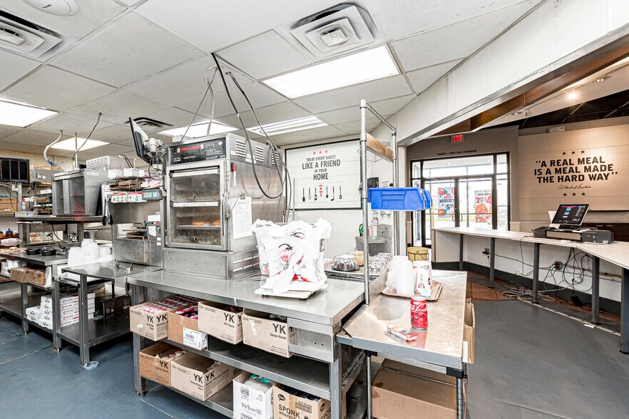 More Photos Of 2703 S Cabela Pky, Gonzales Fast Food For Lease