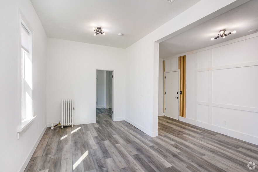 More Photos Of 2031-2033 Curtis St, Denver Apartments For Lease