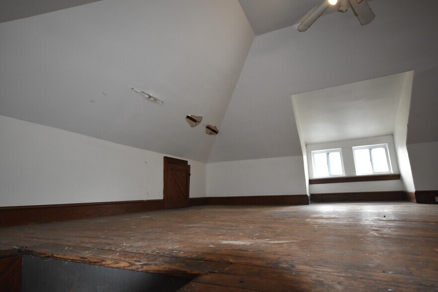 More Photos Of 309 White Horse Pike, Haddon Heights Office For Sale