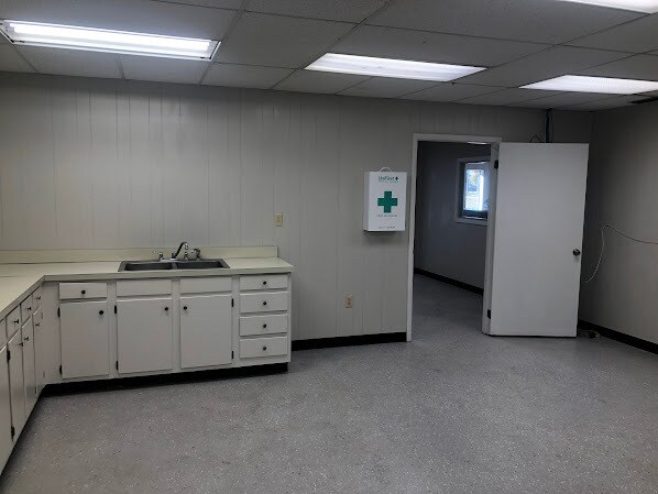 More Photos Of 489 Southgate Rd, Dothan Warehouse For Lease