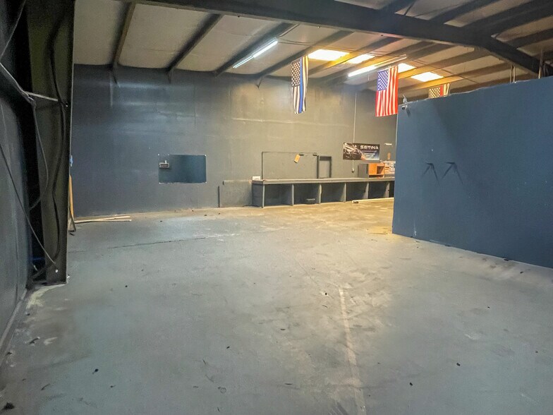 More Photos Of 4663 Franchise St, North Charleston Flex For Lease