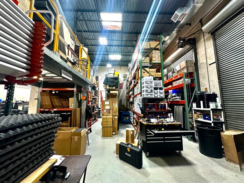 More Photos Of 1061 E Elizabeth Ave, Linden Warehouse For Lease