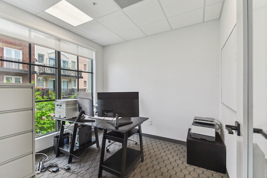 More Photos Of 1919-1925 E 6th Ave, Tampa Office For Sale