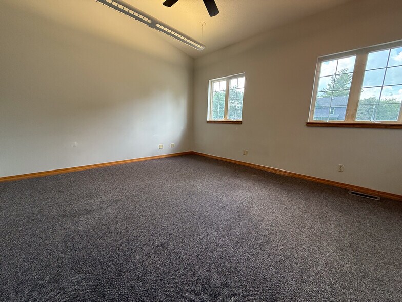 More Photos Of 118 S Main St, Medford Office For Lease